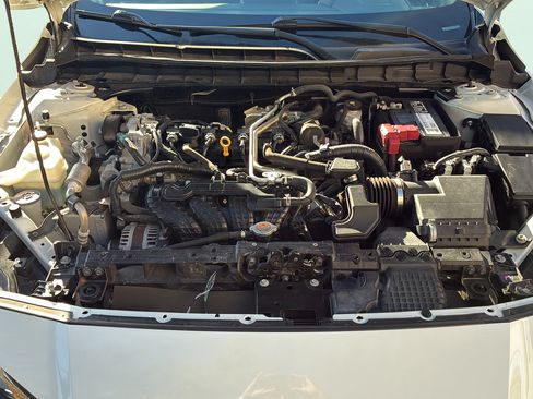 Used 2022 Nissan Altima 2.5 SR FWD image 29