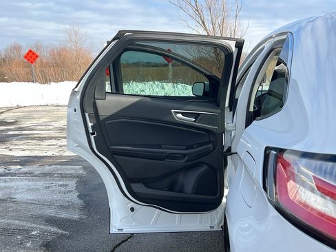 Used 2024 Ford Edge SEL w/ Convenience Package image 36