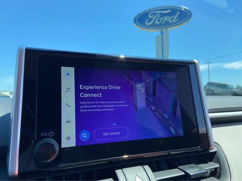 Used 2025 Toyota RAV4 XLE FWD image 28