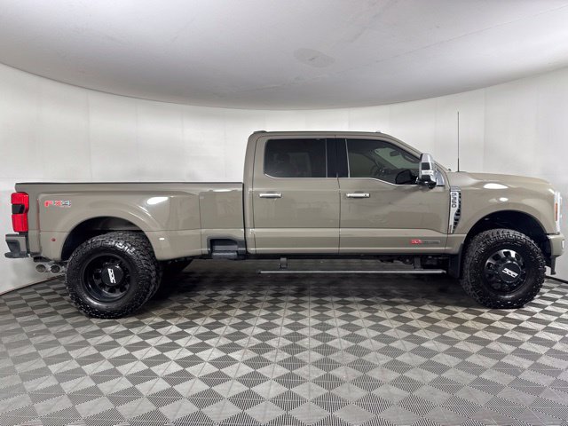Used 2026 Ford F350 Platinum w/ Platinum Plus Package AWD/4WD image 2