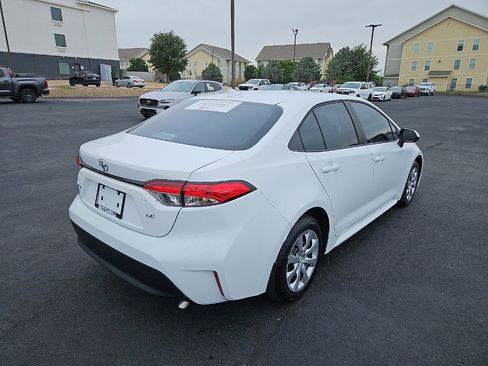Certified 2026 Toyota Corolla LE FWD image 5