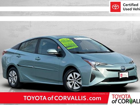 Used 2016 Toyota Prius Four image 1