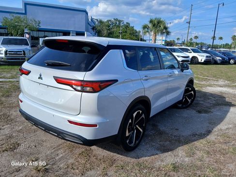 Used 2022 Mitsubishi Outlander ES FWD image 5