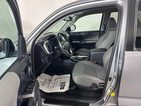 Used 2019 Toyota Tacoma SR5 AWD/4WD image 18