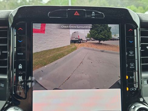 New 2026 RAM 4500 4x4 Crew Cab DRW w/ Laramie Trim Package image 27