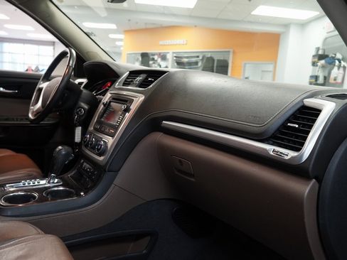 Used 2017 GMC Acadia Limited SLT image 31