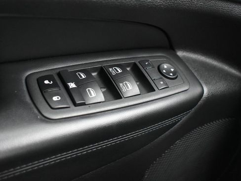 Used 2022 Jeep Grand Cherokee Limited w/ Technology Group image 22