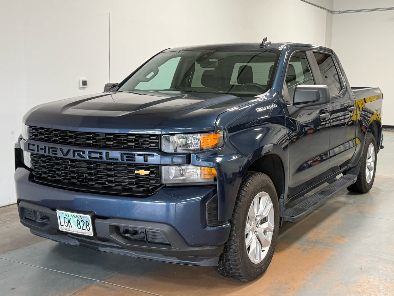 Used 2021 Chevrolet Silverado 1500 Custom w/ Safety Confidence Package AWD/4WD image 1