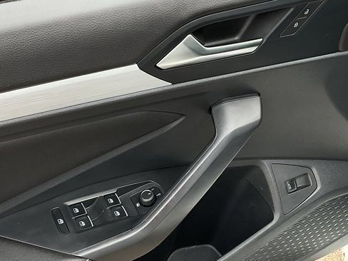 Used 2025 Volkswagen Jetta Sport image 12