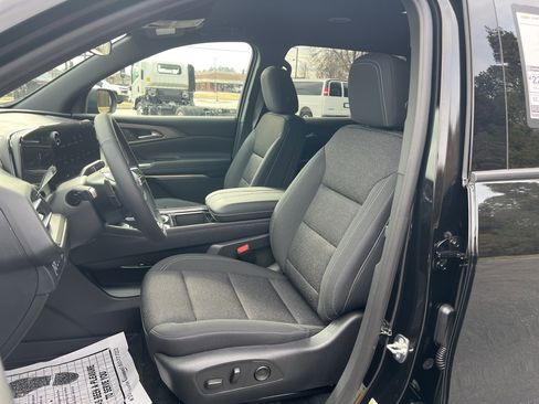 New 2026 Chevrolet Traverse LT image 16