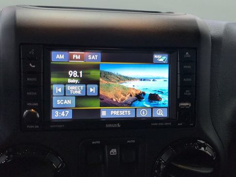 Used 2016 Jeep Wrangler Sahara w/ Dual Top Group AWD/4WD image 13