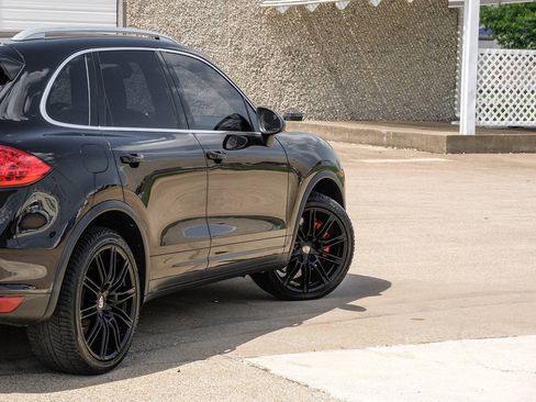 Used 2012 Porsche Cayenne Turbo AWD/4WD image 13