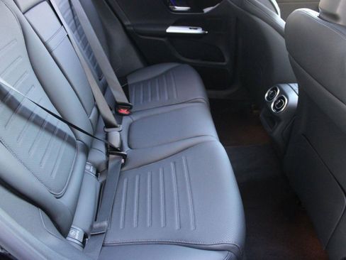 Used 2026 Mercedes-Benz GLC 300 image 29