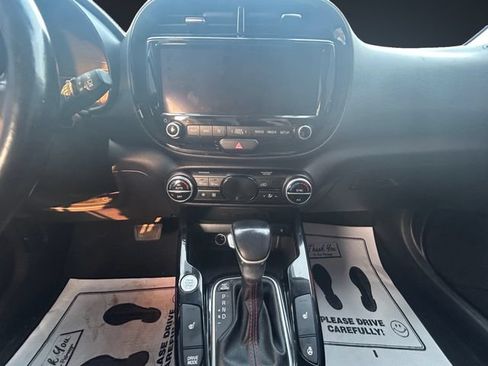 Used 2020 Kia Soul GT-Line Turbo FWD image 11
