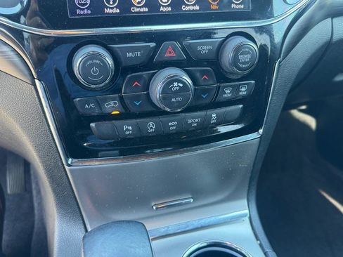 Used 2019 Jeep Grand Cherokee Laredo w/ Security & Convenience Group image 12