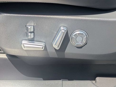 Used 2025 Lincoln Nautilus Reserve AWD/4WD image 21