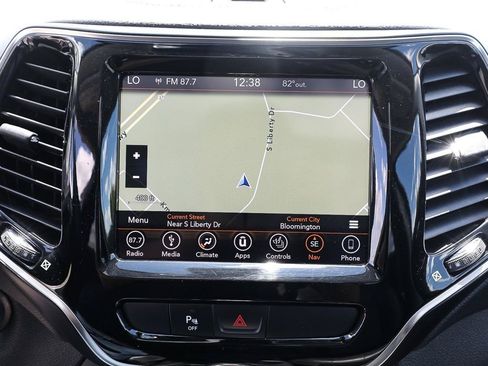Used 2019 Jeep Cherokee Limited AWD/4WD image 18
