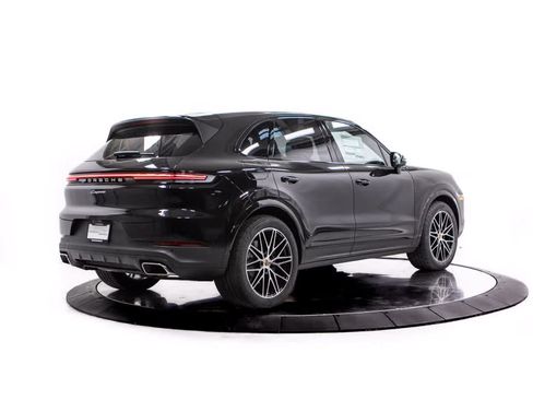 Certified 2026 Porsche Cayenne AWD/4WD image 7