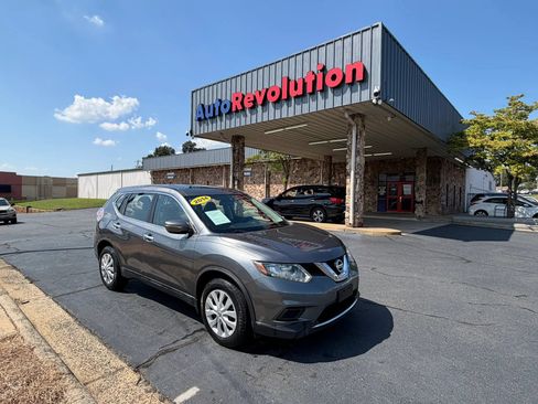 Used 2014 Nissan Rogue S FWD image 1