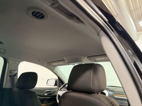 Used 2023 GMC Acadia SLE w/ Driver Convenience Package image 71