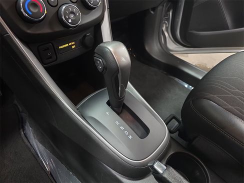 Certified 2020 Chevrolet Trax LT w/ LT Convenience Package image 24