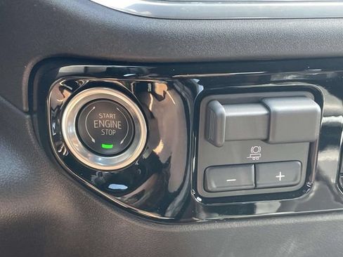 New 2026 Chevrolet Silverado 1500 High Country AWD/4WD image 17
