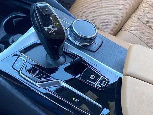 Used 2023 BMW 530i w/ Premium Package image 30