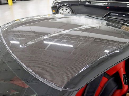 Used 2015 Chevrolet Corvette Z06 w/ 3LZ Preferred Equipment Group image 9