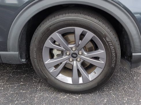 Used 2022 Ford Explorer XLT w/ Equipment Group 202A RWD image 11