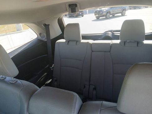 Used 2017 Honda Pilot Touring image 31