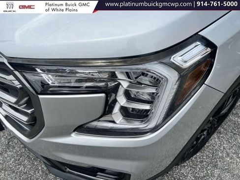 Used 2022 GMC Terrain AT4 image 8