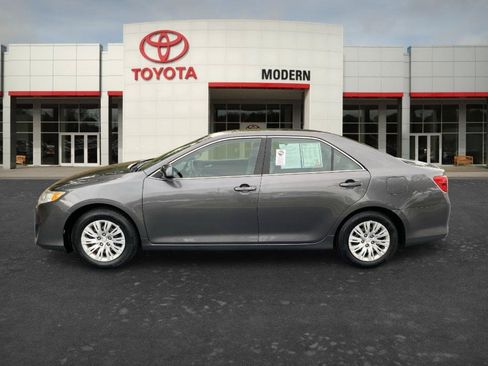 Used 2014 Toyota Camry FWD image 7