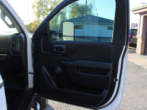 Used 2015 Chevrolet Silverado 3500 W/T w/ Snow Plow Prep Package image 26