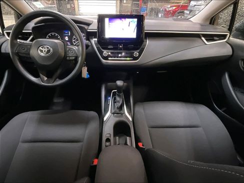 Used 2025 Toyota Corolla LE image 21