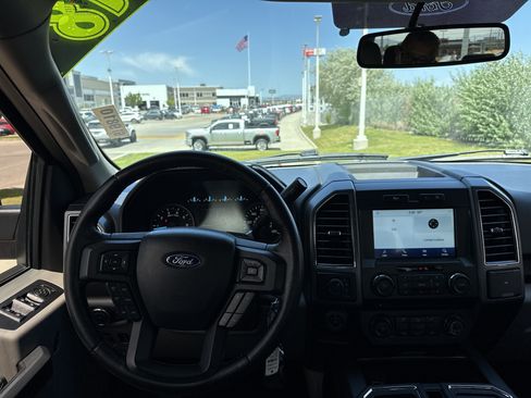 Used 2018 Ford F150 XLT w/ Equipment Group 302A Luxury AWD/4WD image 17