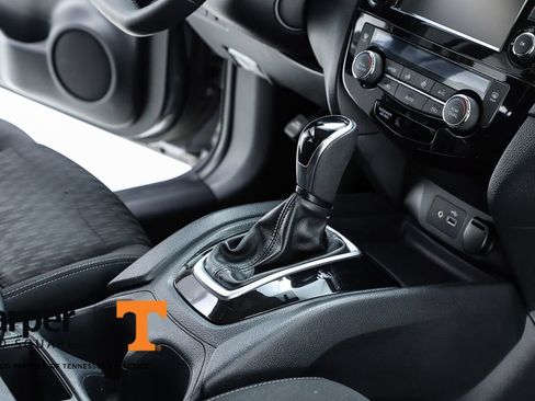 Used 2019 Nissan Rogue SV FWD image 72