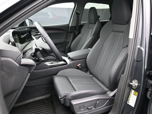 Used 2025 Audi Q5 Premium Plus w/ Premium Plus AWD/4WD image 9