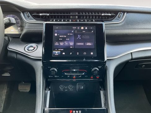 Used 2024 Jeep Grand Cherokee Laredo X image 16