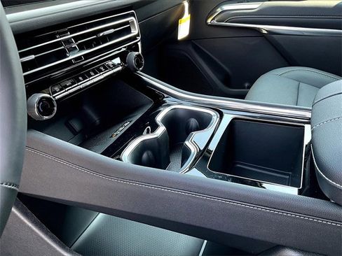 New 2025 Chevrolet Traverse LT w/ Driver Confidence Package image 12