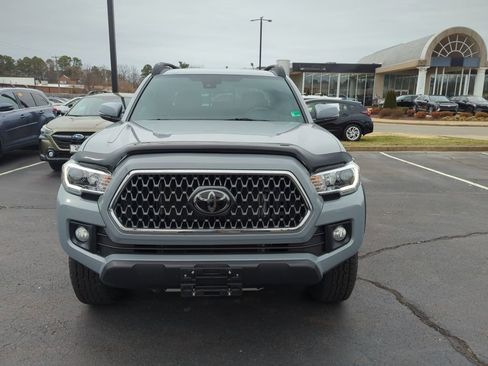 Used 2019 Toyota Tacoma TRD Off-Road w/ TRD Premium Off Road Package image 2