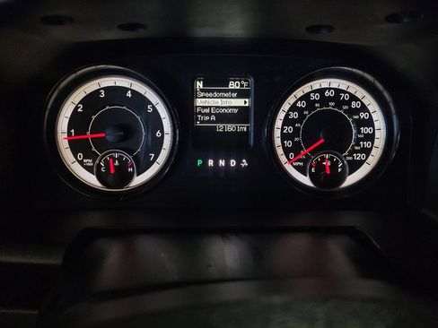 Used 2018 RAM 1500 Classic SLT RWD image 23