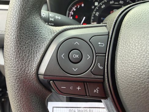 Used 2025 Toyota RAV4 XLE AWD/4WD image 14
