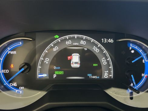 Used 2025 Toyota RAV4 XLE AWD/4WD image 17
