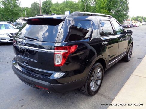 Used 2014 Ford Explorer XLT w/ Equipment Group 202A AWD/4WD image 3