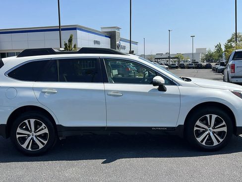 Used 2018 Subaru Outback 3.6R Limited AWD/4WD image 4