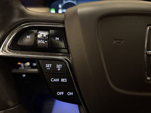 Used 2021 Lincoln Nautilus Reserve image 18