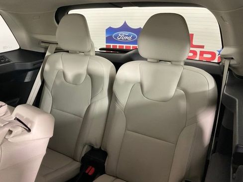 Used 2023 Volvo XC90 B5 Core w/ Protection Package Premier image 18