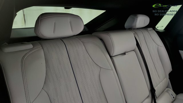 Used 2025 Cadillac Lyriq Luxury w/ LPO, Floor Liner Package RWD image 41