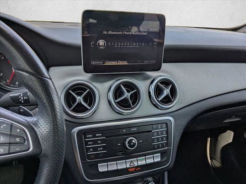 Used 2019 Mercedes-Benz GLA 250 image 12