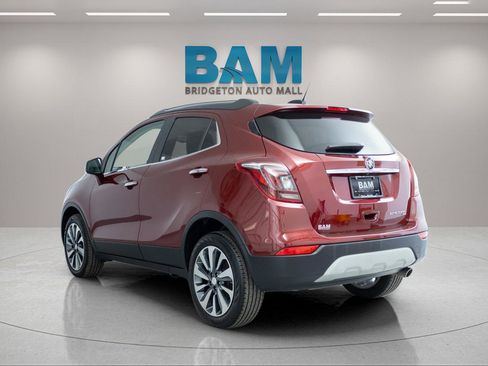 Certified 2022 Buick Encore Preferred AWD/4WD image 5